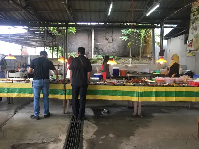 Nasi Kerabu Golok (Kak Jah) Food Photo 10