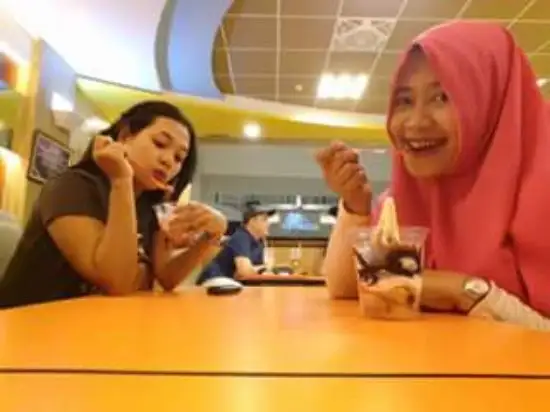 Gambar Makanan A&W Tunjungan Plaza 7