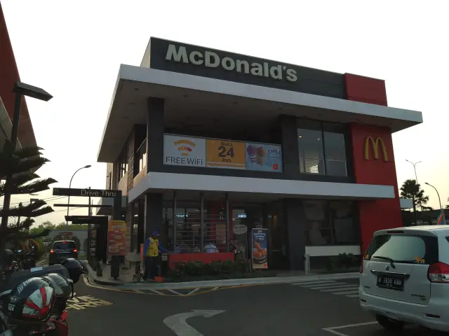 Gambar Makanan McDonald's 7