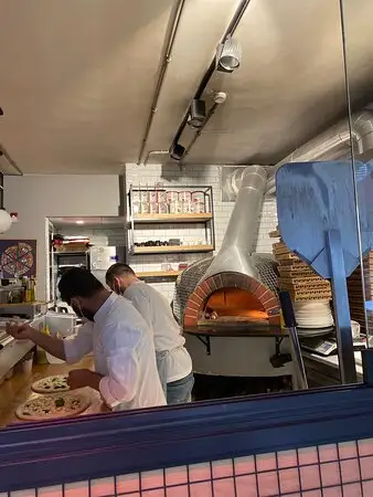 Pizza Alto'nin yemek ve ambiyans fotoğrafları 1