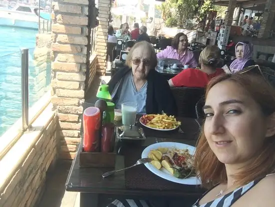 Alperenler Vaniköy Cafe & Restaurant'nin yemek ve ambiyans fotoğrafları 9