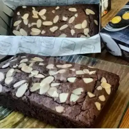 Gambar Makanan Rumah Kue Brownies, Stal Kuda 3