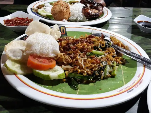 Gambar Makanan Ayam Bakar Wong Solo 19