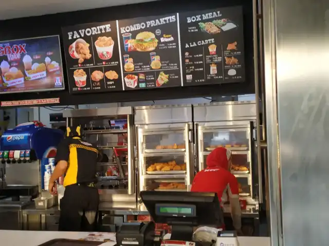 Gambar Makanan KFC Batoh (Depan Terminal Bus) 4