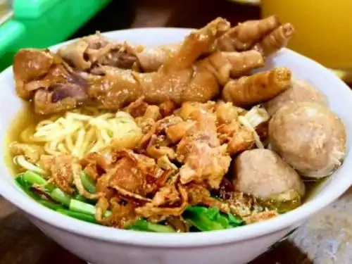 Mie Ayam Berkah, Dekat Lapangan Bulutangkis