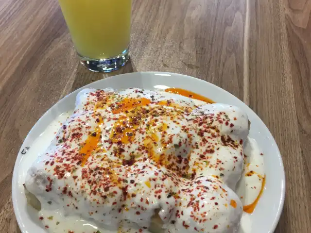 Göçmen Börekçisi Altunizade'nin yemek ve ambiyans fotoğrafları 13