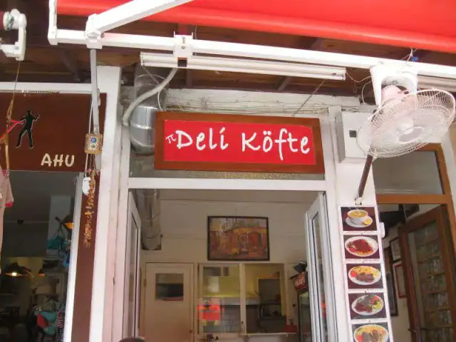 Deli Köfte'nin yemek ve ambiyans fotoğrafları 1