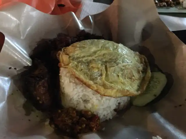 3 Budak Gemok Nasi Ayam Kicap Sambal Gesek Food Photo 5