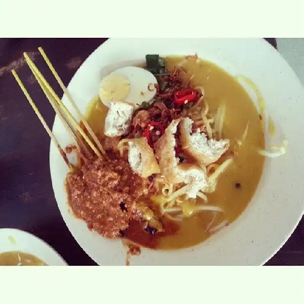 Azah Pon Cafe Food Photo 12