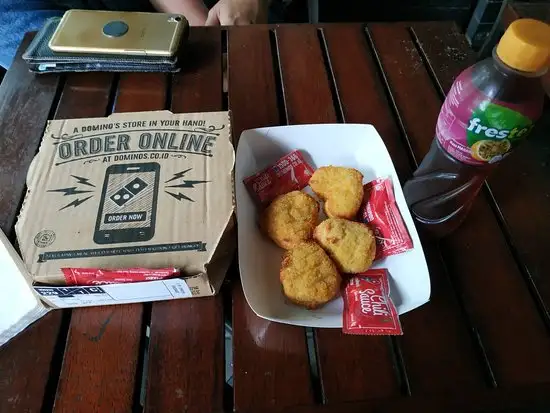 Gambar Makanan Domino's Pizza 9