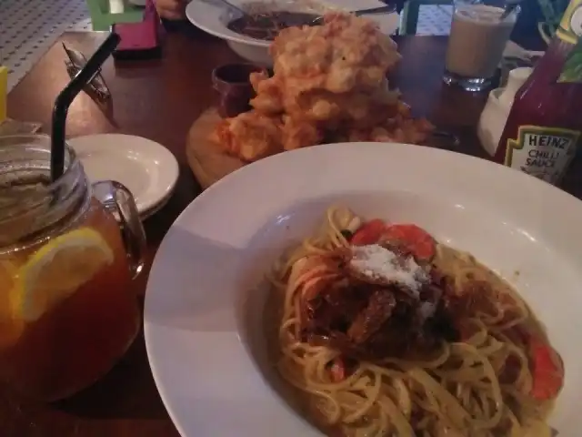 Gajah Tiga Café Food Photo 14