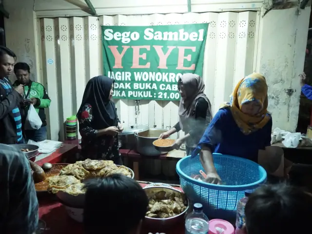 Gambar Makanan Sego Sambel Mak Yeye 10