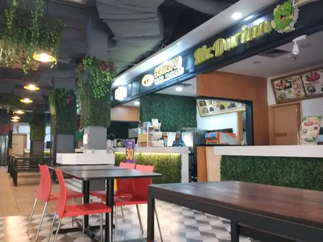 Gambar Makanan Tong Tji Tea Bar 4