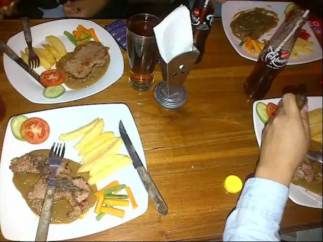 Gambar Makanan Road Cafe de fame Steak & Pasta 7