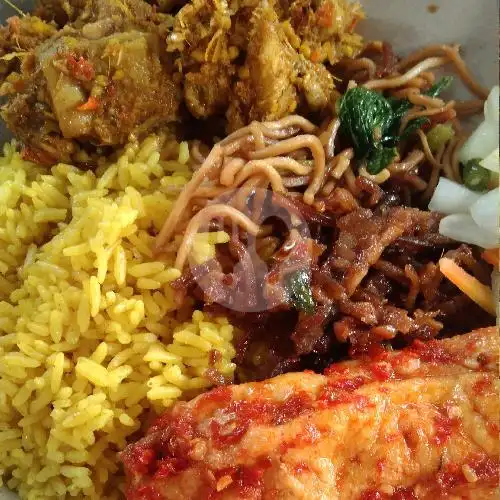 Gambar Makanan Nasi Kuning Warung Sinar, Panakkukang 10