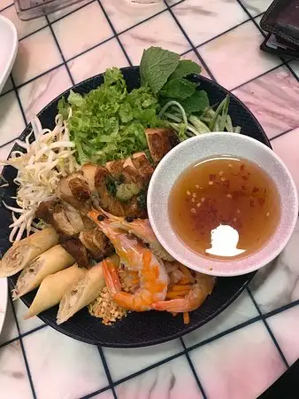 Super Saigon Food Photo 3