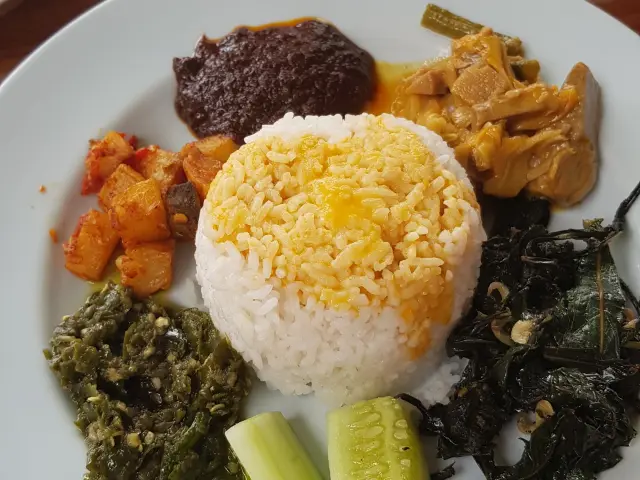 Gambar Makanan Padang Merdeka 7