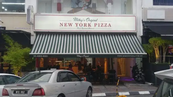 Mikey&apos;s New York Pizza Food Photo 2