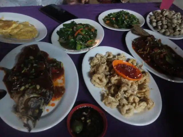 Restoran De Muara Ikan Bakar Food Photo 14