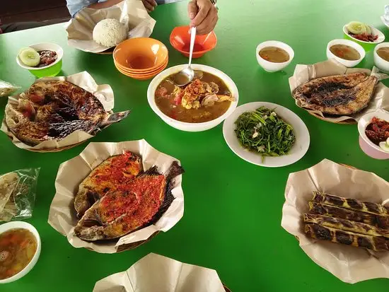 Gambar Makanan RM Kampoeng Empang 14