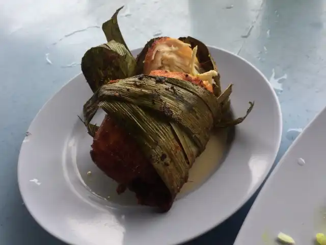 Nasi Lemak Ayam Pandan Food Photo 6