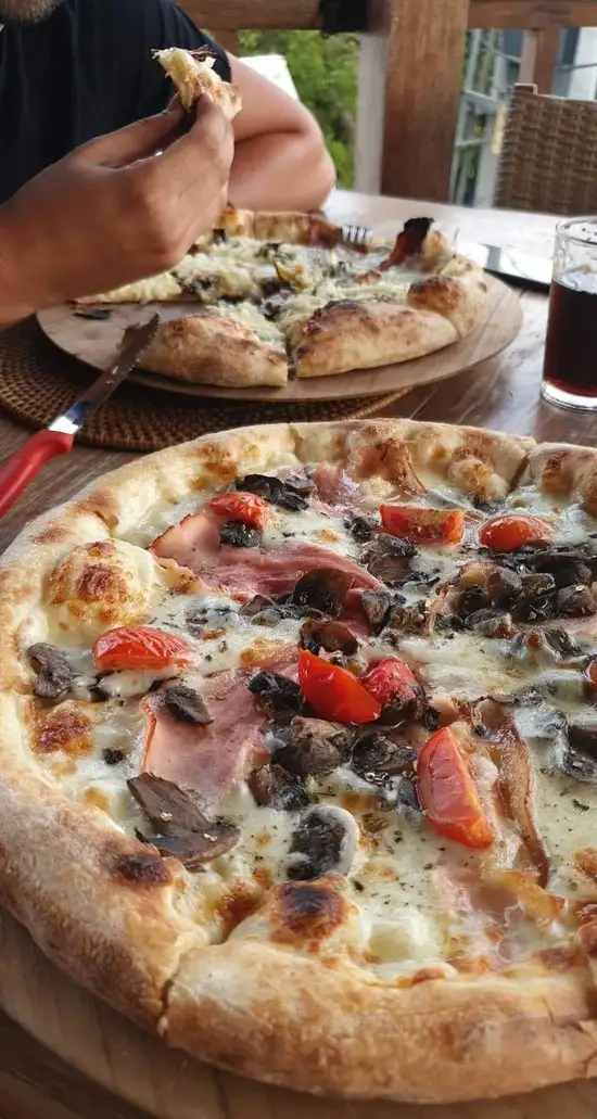 Gambar Makanan Francesco's Pizza 15