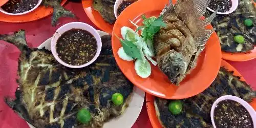 Seafood & Nasi Uduk 48 Dapsus, Fatmawati