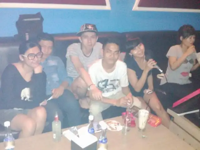 Sing sing family karaoke