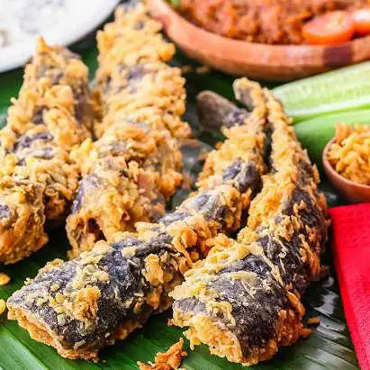 Gambar Makanan Ayam Bakar Penyet, Ayam Goreng Kremes Dan Soto Lamongan Cak Wito, Lapangan Bola 7