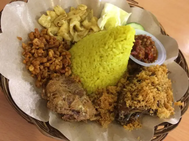 Gambar Makanan Nasi Kuning Plus Plus 12