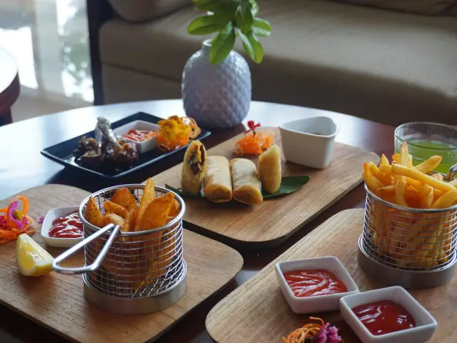 Gambar Makanan LobbyLounge-SwissBelhotelSerpong 16