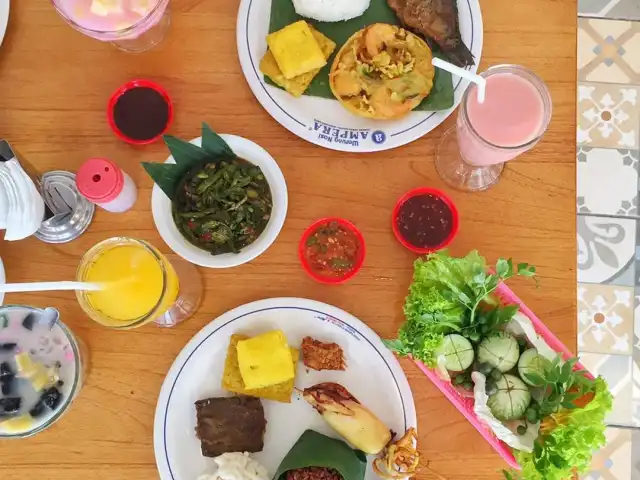 Gambar Makanan Warung Nasi Ampera 2