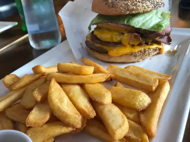 Mm&g's Burger'nin yemek ve ambiyans fotoğrafları 22