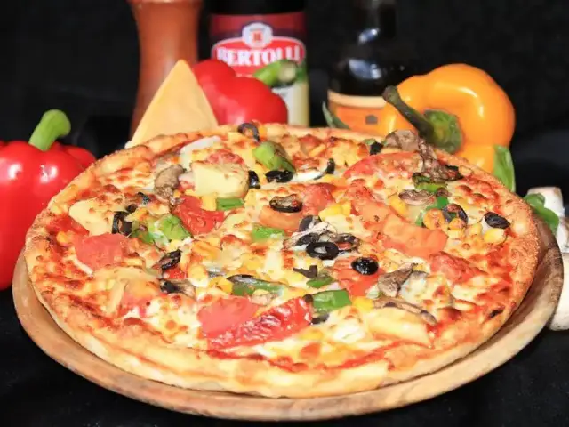 Gambar Makanan Salato Pizzeria - The Lokha Legian Resort & Spa 10