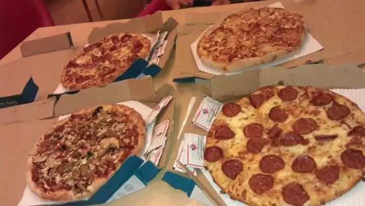 Gambar Makanan Domino's Pizza 6