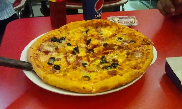 Domino's Pizza Food Photo 5