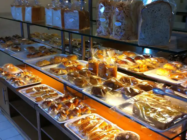 Gambar Makanan Isadeli Bakery 5