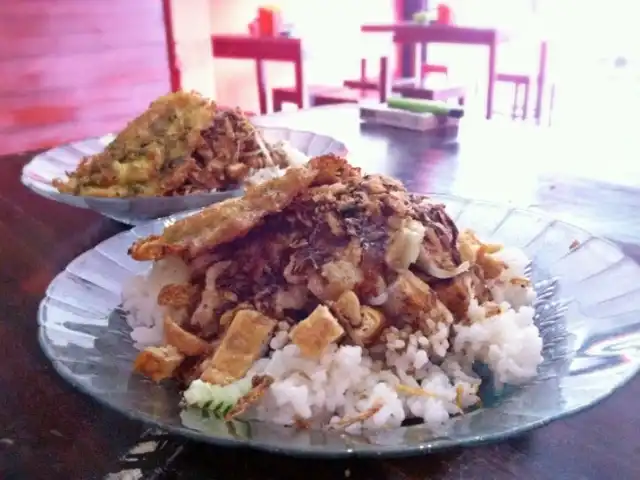 Gambar Makanan Bubur Sop Ayam Kampung khas Cirebon 3
