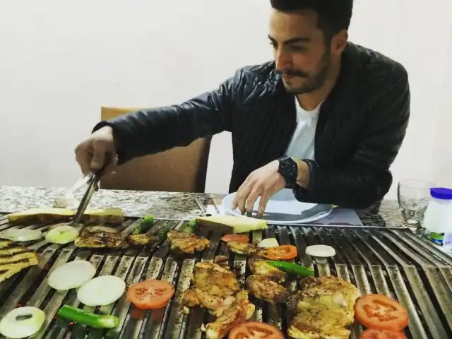 Kurtköy Mangalbaşı'nin yemek ve ambiyans fotoğrafları 2