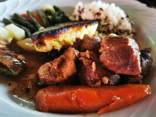 The Bahay Kubo Restaurant Food Photo 1