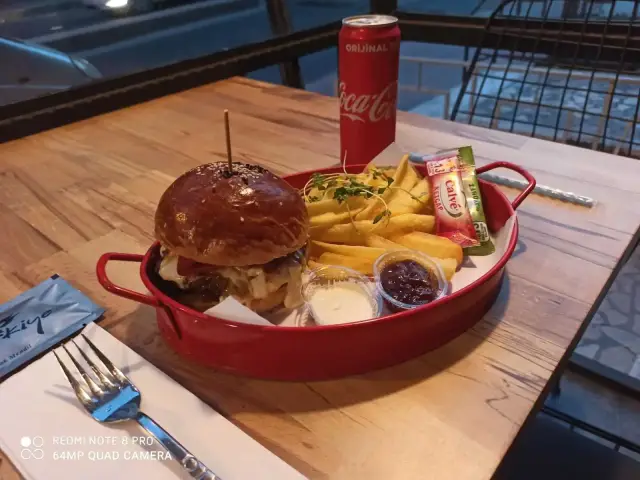 Bozcaada'm Burger'nin yemek ve ambiyans fotoğrafları 3