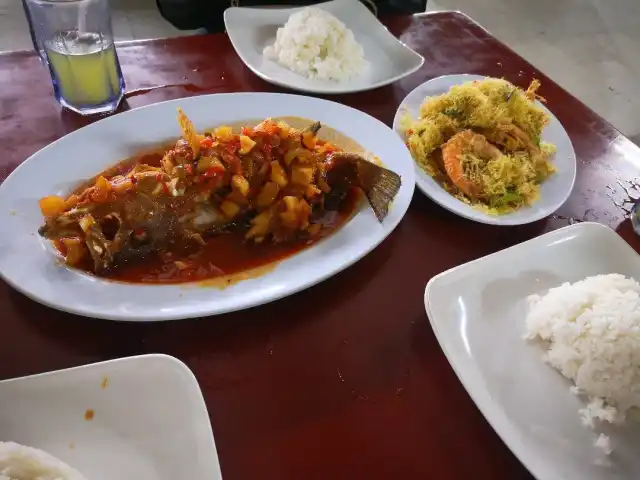 Medan Selera Anjung Senja Food Photo 5