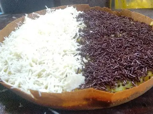 Martabak Alphard, Merdeka