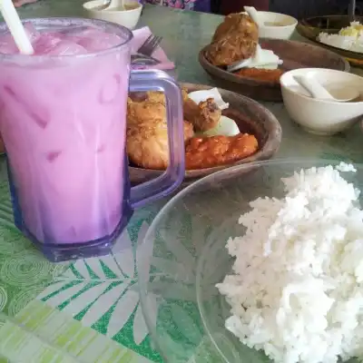 Ayam Penyek Bawah Pokok