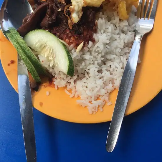 Restoran Azhar Nasi Lemak Sotong Food Photo 5