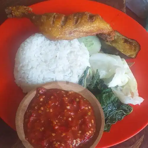 Gambar Makanan Nasi Tempong Keyla, Pulau Batanta 3