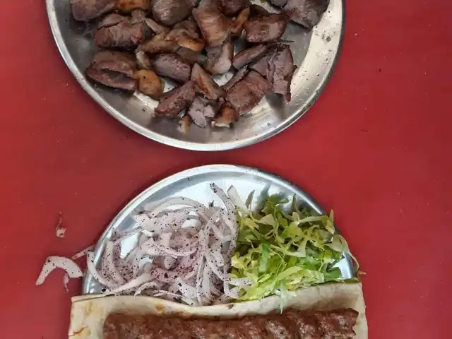 Meşhur Köfteci Aliihsan Usta'nin yemek ve ambiyans fotoğrafları 3