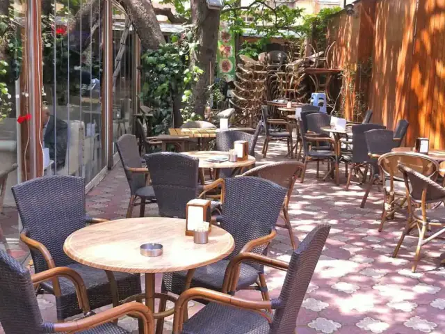 Çapa Saklıbahçe Cafe & Nargile'nin yemek ve ambiyans fotoğrafları 5