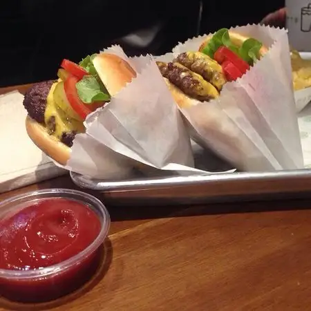 Shake Shack'nin yemek ve ambiyans fotoğrafları 5