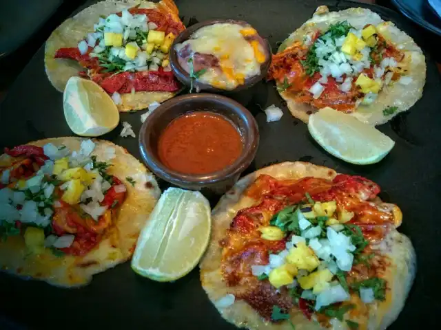 Gambar Makanan Hacienda Mexican Bar & Grill 15